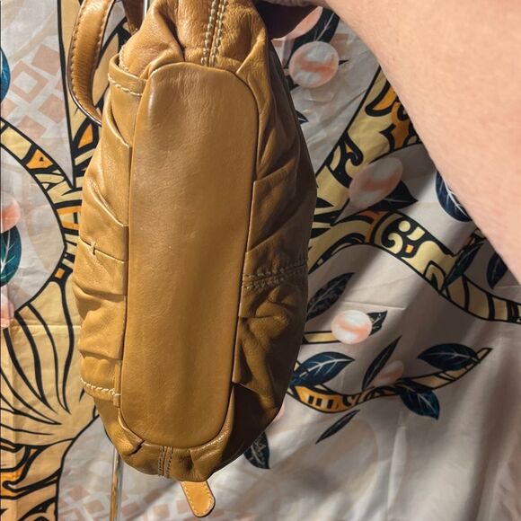 Tignanello Camel Leather Crossbody Bag - EUC - Picture 6 of 15